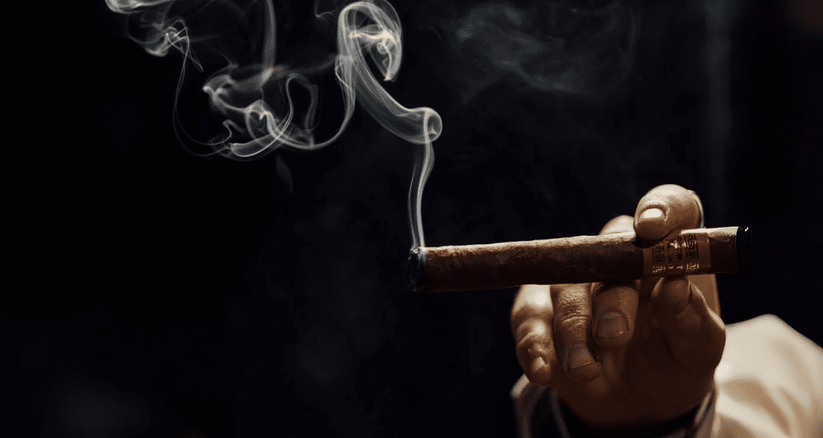 How to Smoke a Cigar